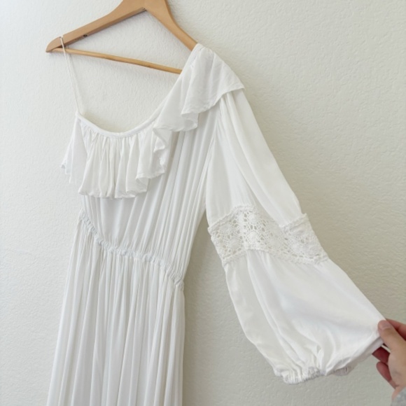 REVOLVE Jen's Pirate Booty Gray Maxi dress in White NWT Size Small - Picture 4 of 11